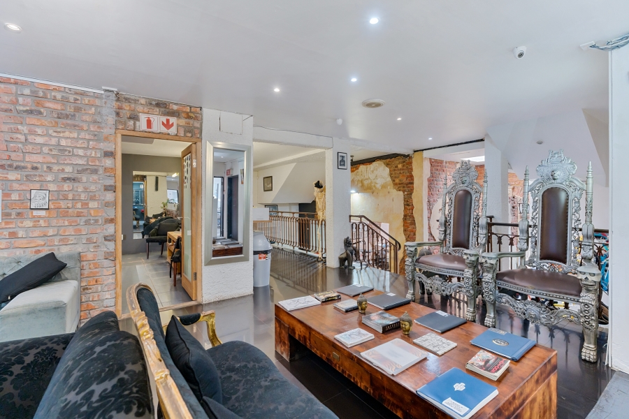 5 Bedroom Property for Sale in Oranjezicht Western Cape